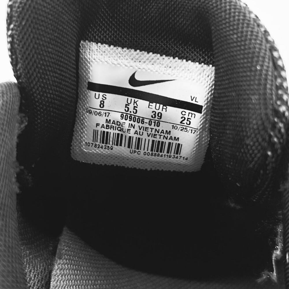 Nike Run Swift Women's Size 8 Black White Running Shoes Athletic Sneakers - Picture 10 of 10
